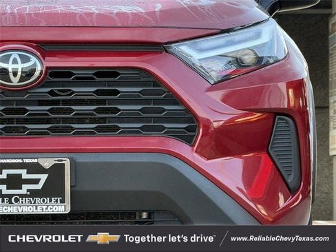 Used 2023 Toyota RAV4 XLE image 4