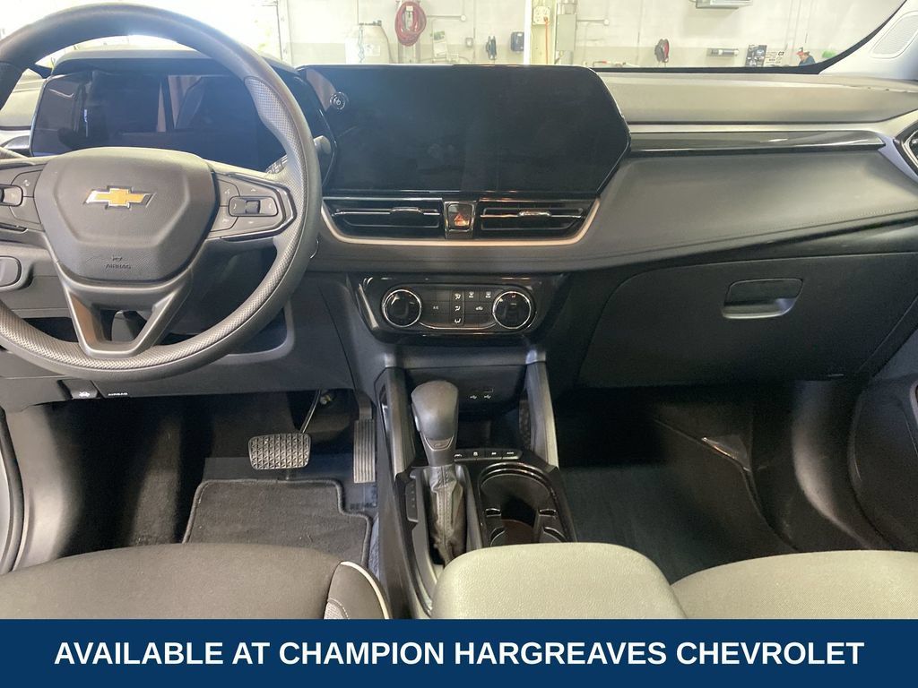 Used 2026 Chevrolet TrailBlazer LT AWD/4WD image 27