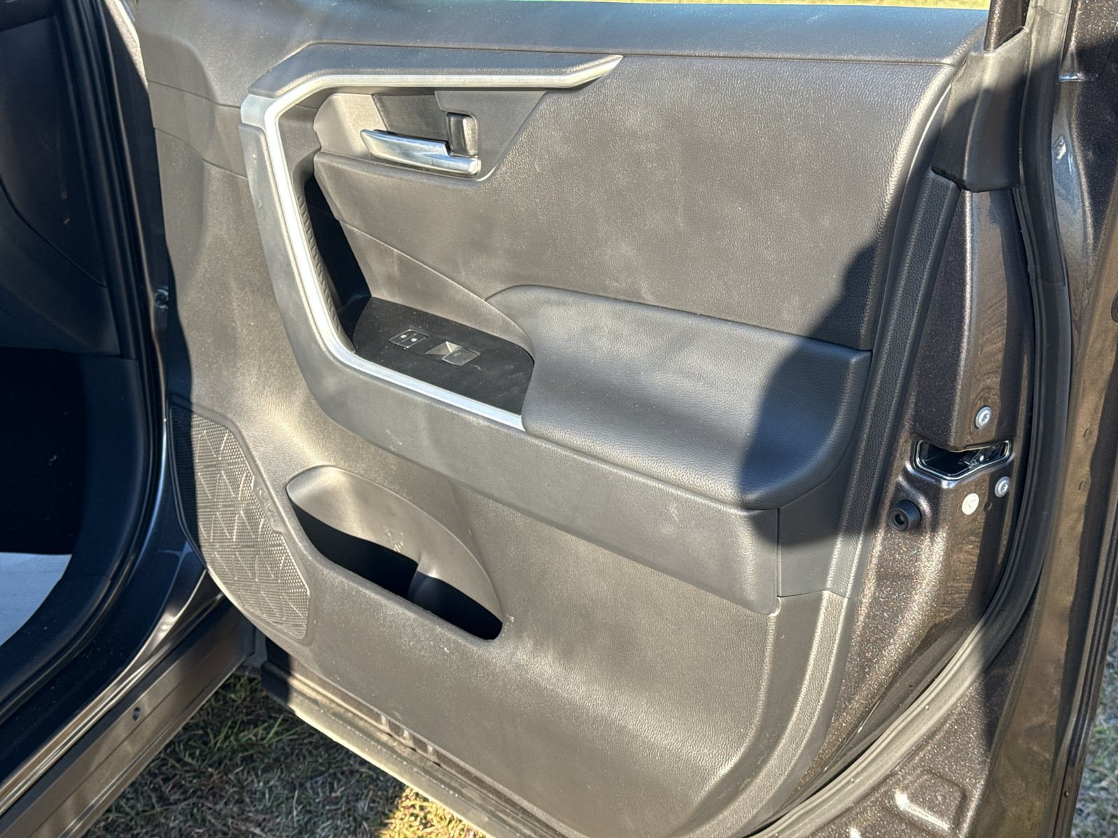 Used 2025 Toyota RAV4 XLE Premium w/ Weather Package FWD image 29