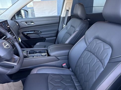 New 2026 Nissan Pathfinder Platinum AWD/4WD image 4