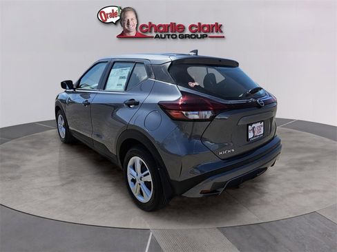 New 2025 Nissan Kicks Play S image 4