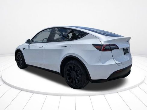 Used 2022 Tesla Model Y Long Range AWD/4WD image 5