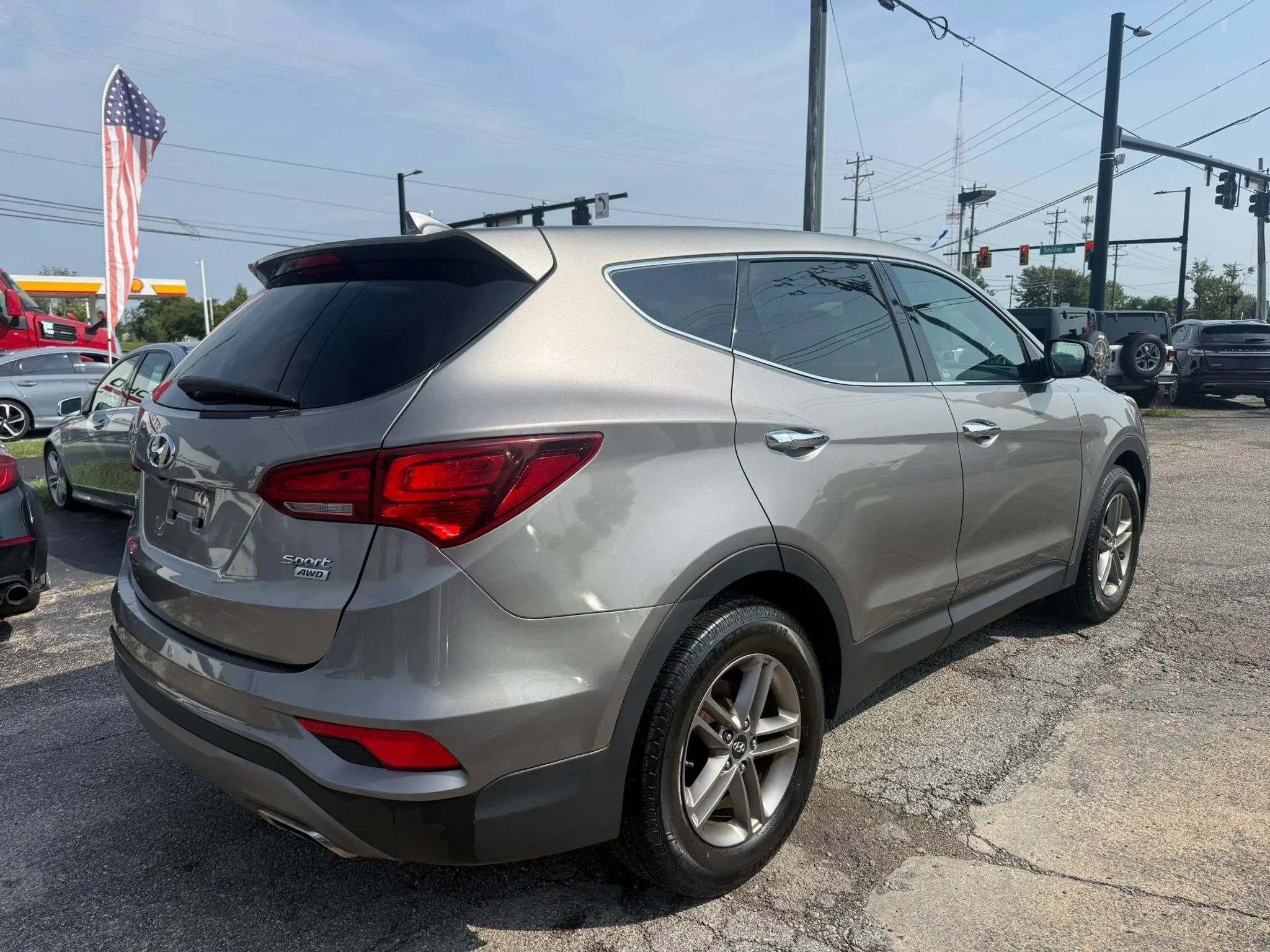 Used 2017 Hyundai Santa Fe Sport AWD/4WD image 3