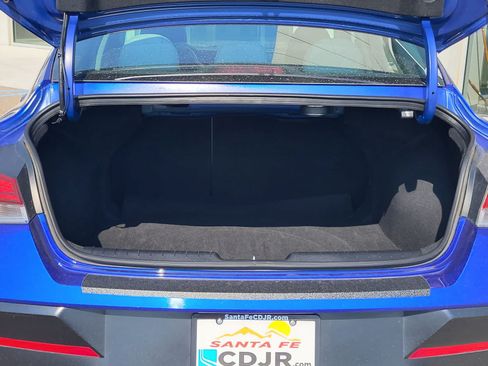 Used 2025 Hyundai Elantra Limited FWD image 30