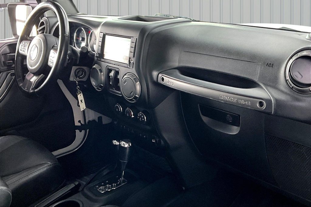 Used 2018 Jeep Wrangler Unlimited Sahara AWD/4WD image 28