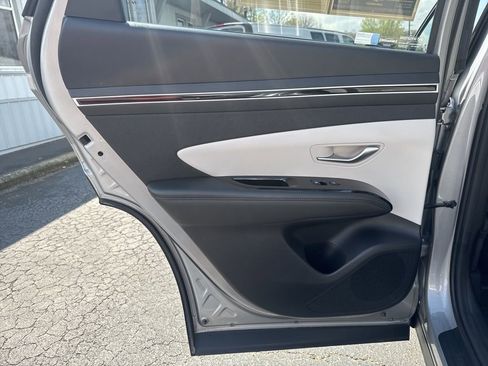 Used 2022 Hyundai Tucson Limited AWD/4WD image 16