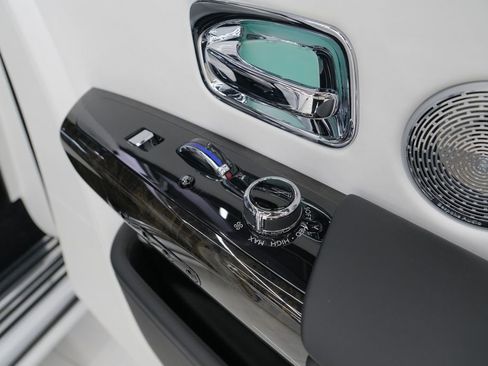 Used 2023 Rolls-Royce Phantom Sedan image 36