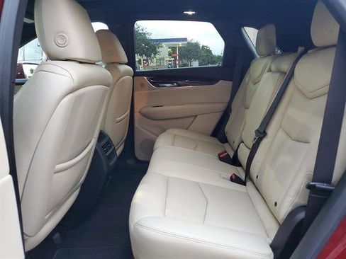 Used 2018 Cadillac XT5 Luxury w/ Driver Awareness Package image 33