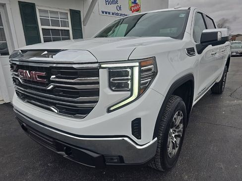 Used 2025 GMC Sierra 1500 SLT image 3