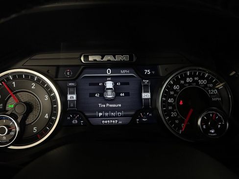 Used 2023 RAM 1500 Laramie AWD/4WD image 15