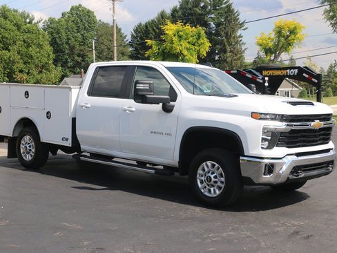 Used 2025 Chevrolet Silverado 2500 LT w/ Convenience Package AWD/4WD image 7