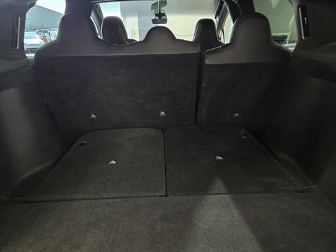 Used 2018 Tesla Model X 75D image 9