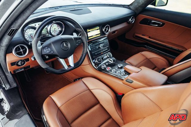 Used 2012 Mercedes-Benz SLS AMG Coupe image 2