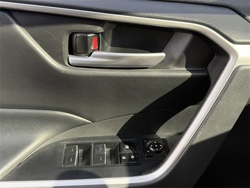 Used 2023 Toyota RAV4 XLE Premium image 23