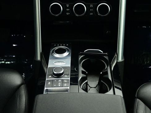 Used 2017 Land Rover Discovery HSE image 5