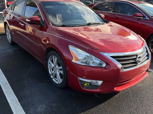 Used 2013 Nissan Altima 3.5 SL w/ Technology Pkg image 1