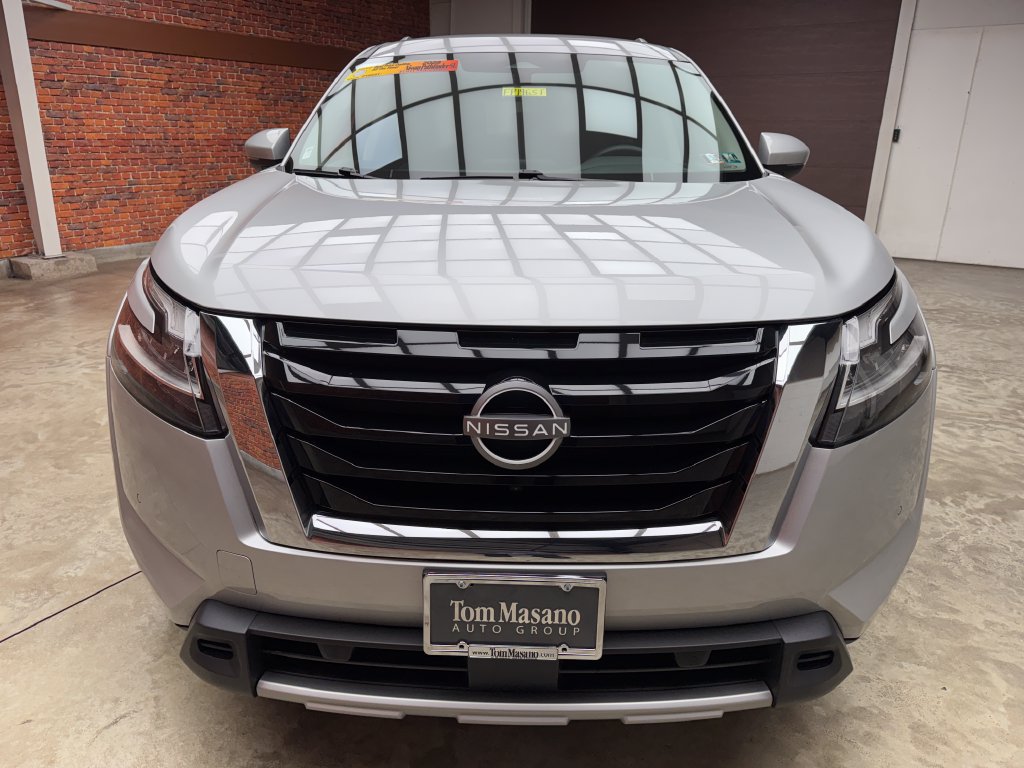 Used 2024 Nissan Pathfinder SL AWD/4WD image 8