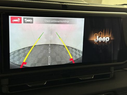 Used 2025 Jeep Wrangler Unlimited Rubicon image 28