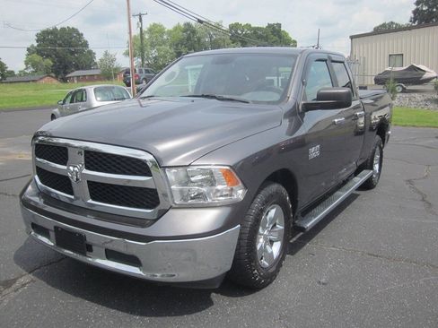Used 2017 RAM 1500 Classic SLT RWD image 2