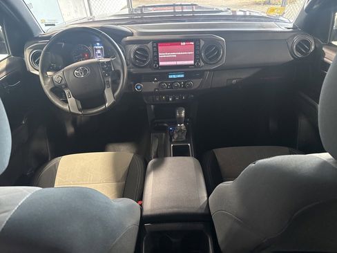 Used 2021 Toyota Tacoma TRD Sport image 32