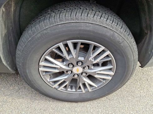 Used 2025 Chevrolet Traverse LT image 5