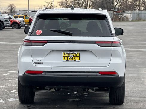 New 2026 Jeep Grand Cherokee Altitude AWD/4WD image 4