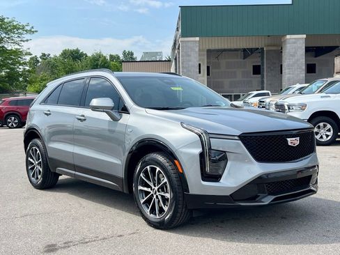 Used 2024 Cadillac XT4 Sport FWD image 2