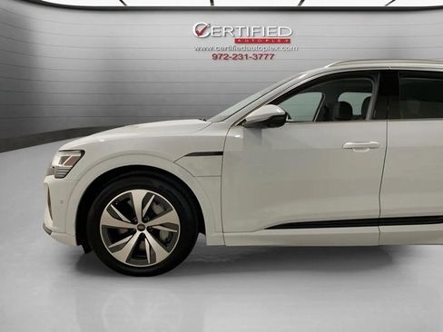 Used 2024 Audi Q8 e-tron Premium Plus w/ Premium Plus Package image 95
