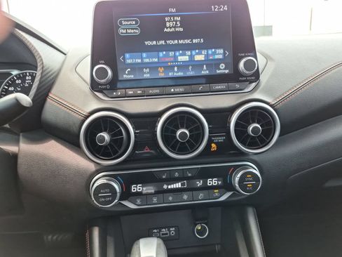 Used 2022 Nissan Sentra SR w/ SR Premium Package FWD image 29