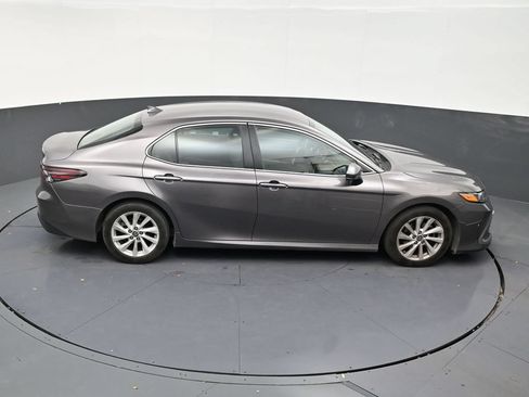 Used 2022 Toyota Camry LE FWD image 17