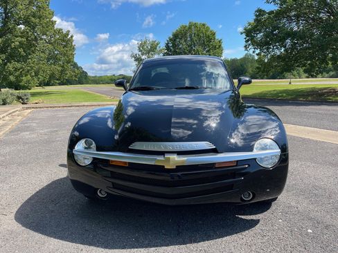 Used 2003 Chevrolet SSR w/ Preferred Equipment Group image 8