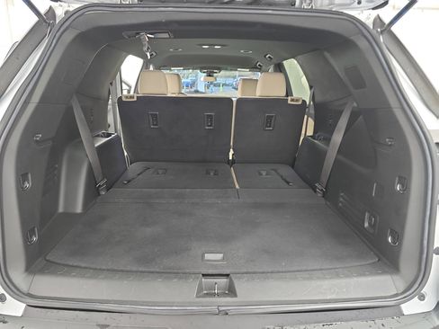 Used 2022 Chevrolet Traverse LS image 13