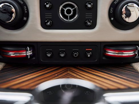 Used 2014 Rolls-Royce Wraith image 66