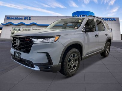 New 2025 Honda Pilot TrailSport