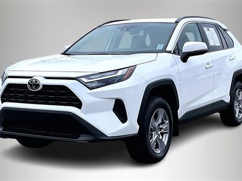 Used 2025 Toyota RAV4 XLE image 2