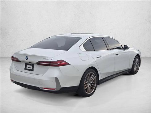 Used 2025 BMW 530i w/ Premium Package RWD image 5