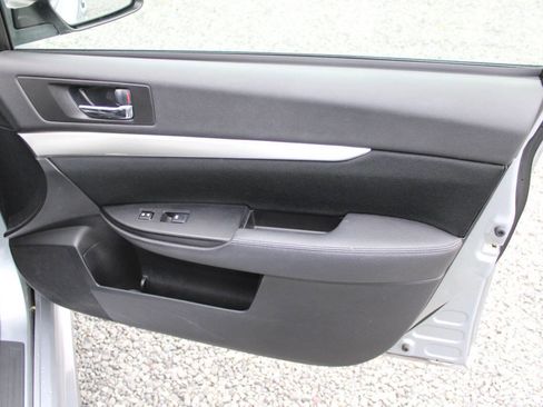 Used 2014 Subaru Legacy 2.5i Premium image 21