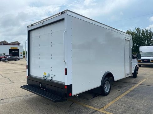 New 2024 GMC Savana 3500 Extended w/ Power Convenience Package image 7