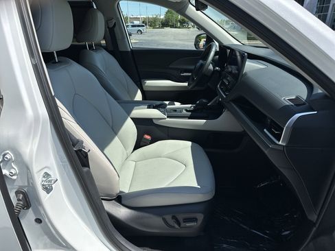 Certified 2024 Toyota Grand Highlander AWD Hybrid image 34