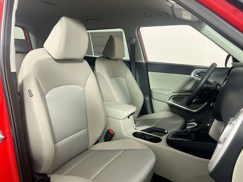 Used 2022 Kia Soul LX FWD image 30