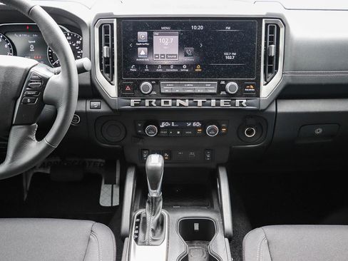 Used 2025 Nissan Frontier SV w/ SV Convenience Package RWD image 13