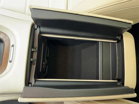 Used 2022 Mercedes-Benz GLE 350 4MATIC w/ AMG Line Exterior image 33