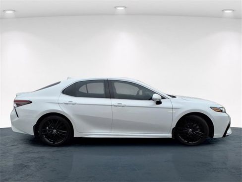 Used 2023 Toyota Camry XSE image 23