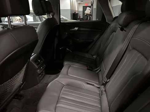Used 2023 Audi Q5 2.0T Premium w/ Convenience Package image 14