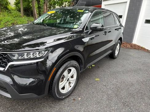 Used 2022 Kia Sorento LX AWD/4WD image 2