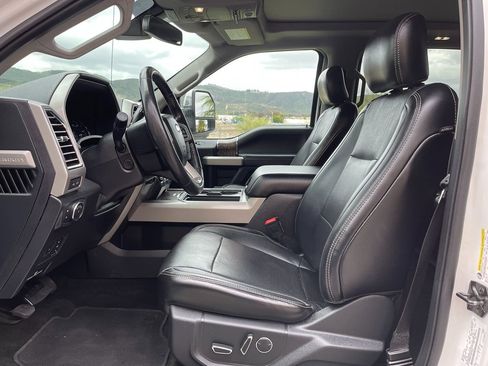 Used 2017 Ford F250 Lariat w/ Lariat Ultimate Package AWD/4WD image 18