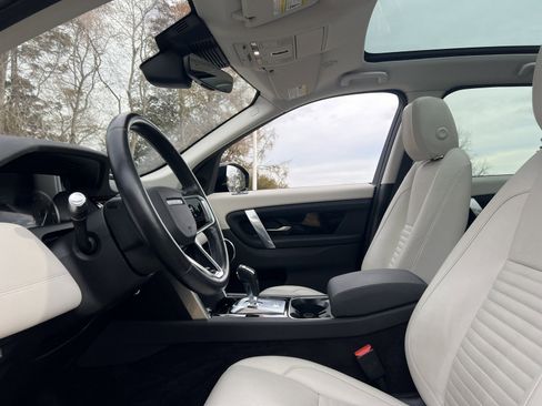 Used 2021 Land Rover Discovery Sport S image 16