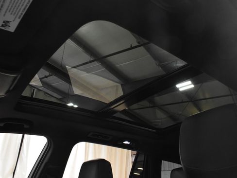 Certified 2024 Cadillac XT6 Premium Luxury FWD image 3