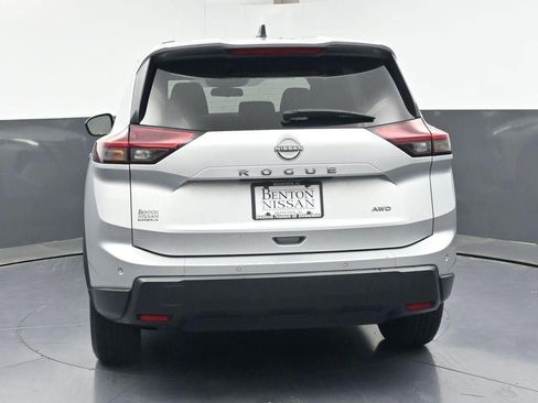 Used 2024 Nissan Rogue S AWD/4WD image 40
