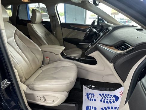Used 2017 Lincoln MKC Select w/ Select Plus Package image 20